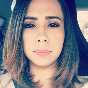 Meet your Posher, Yesenia